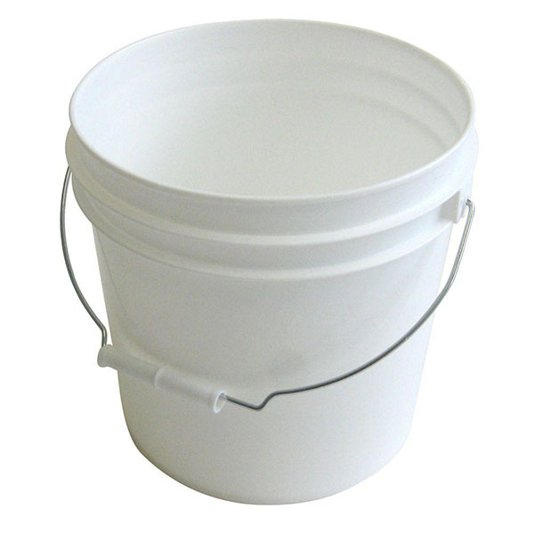 2 Gallon Plastic Bucket With Handle